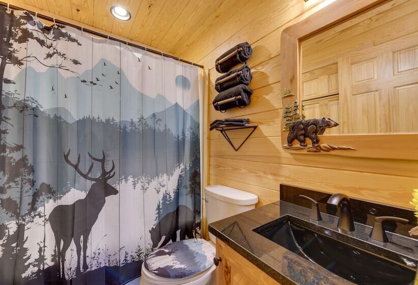 Dtwn Maggie Valley Cabin Near Blue Ridge Parkway!