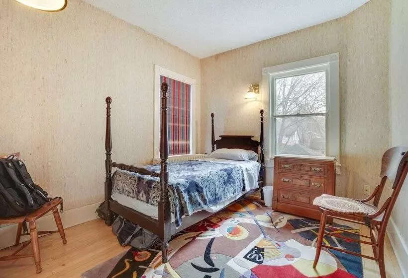 Eau Claire Retreat: Close To Chippewa Riverfront!