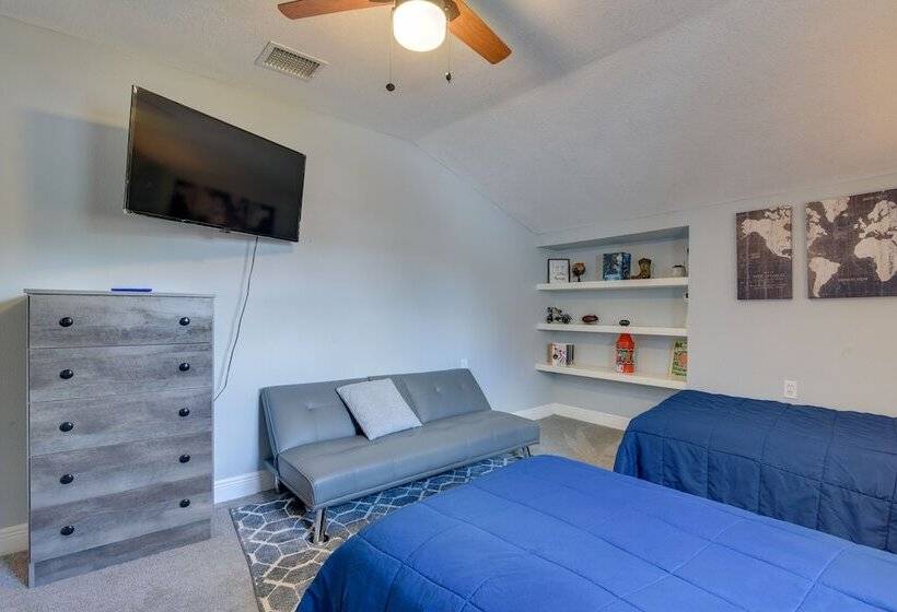 Eclectic Houston Home W/ Pool Table, 5 Mi To Dtwn