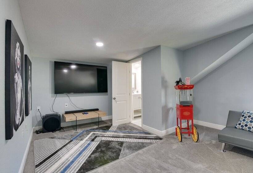 Eclectic Houston Home W/ Pool Table, 5 Mi To Dtwn