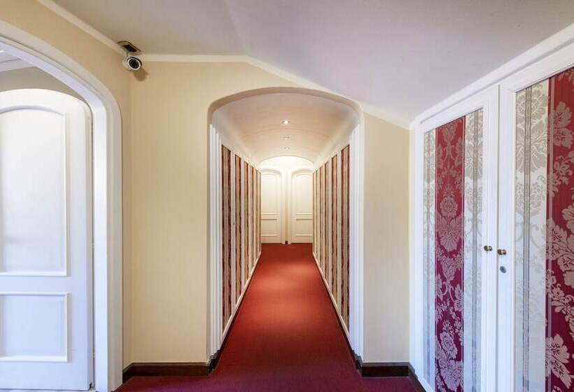 Hostal La Dependance Menaggio