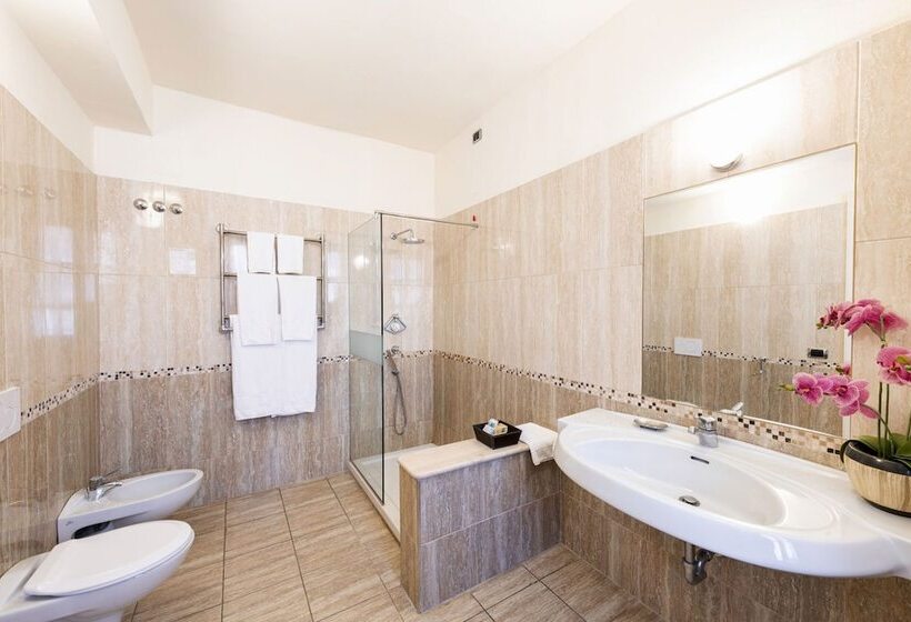 Hostal La Dependance Menaggio