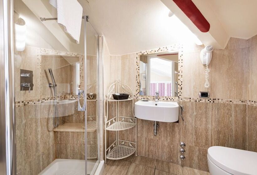 Hostal La Dependance Menaggio