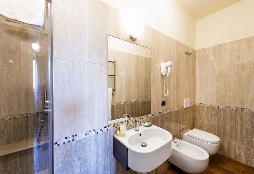 Hostal La Dependance Menaggio