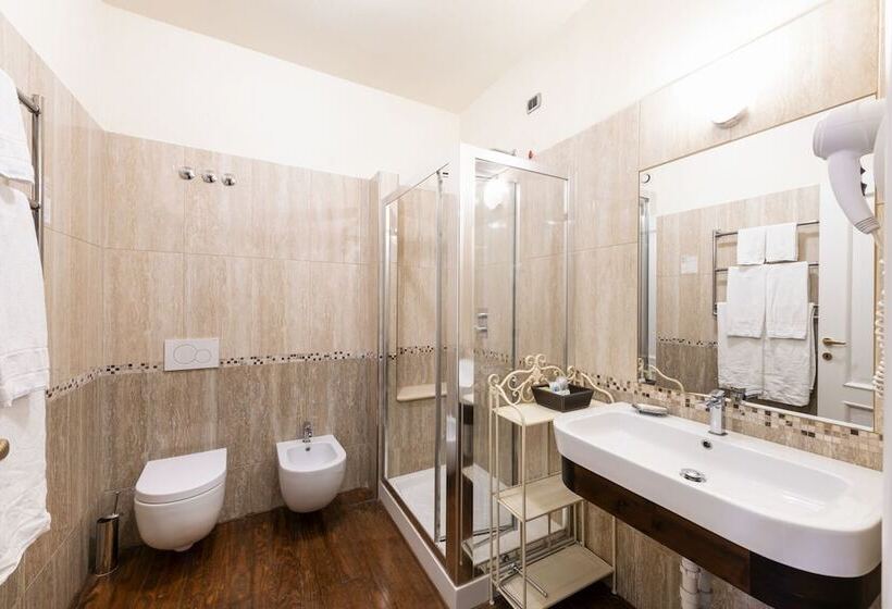 Hostal La Dependance Menaggio