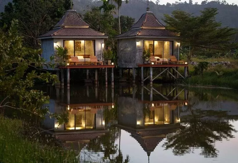 Hotelli Anodard Phuket