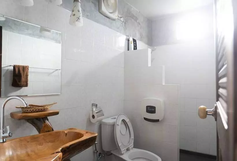 Hotelli Anodard Phuket