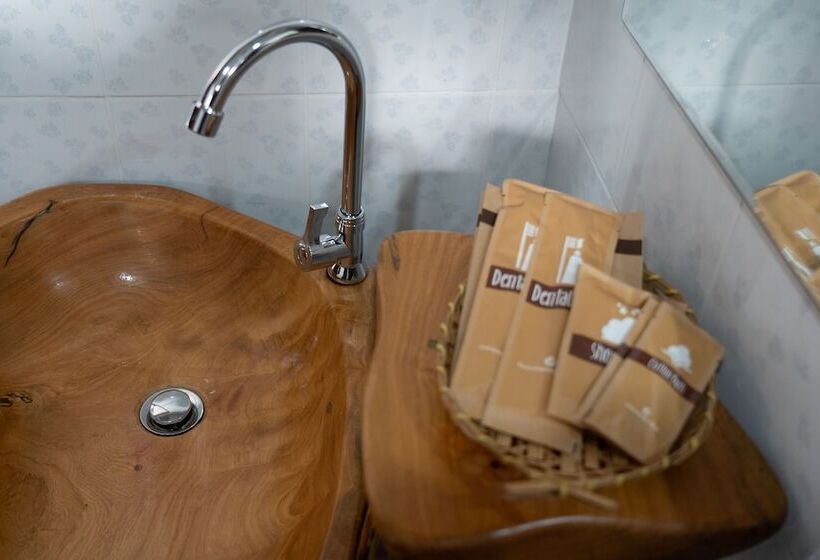 هتل Anodard Phuket