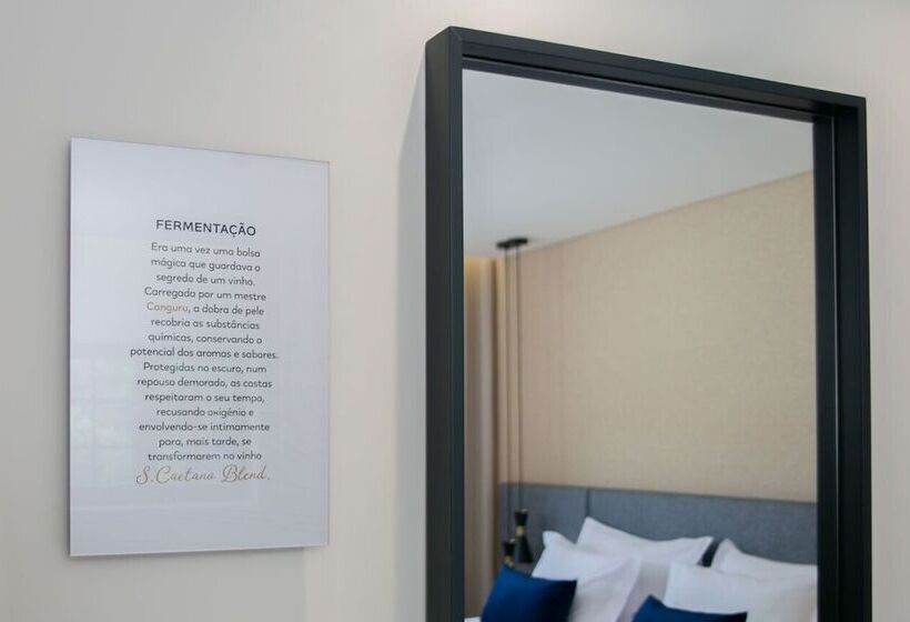 هتل Constance House