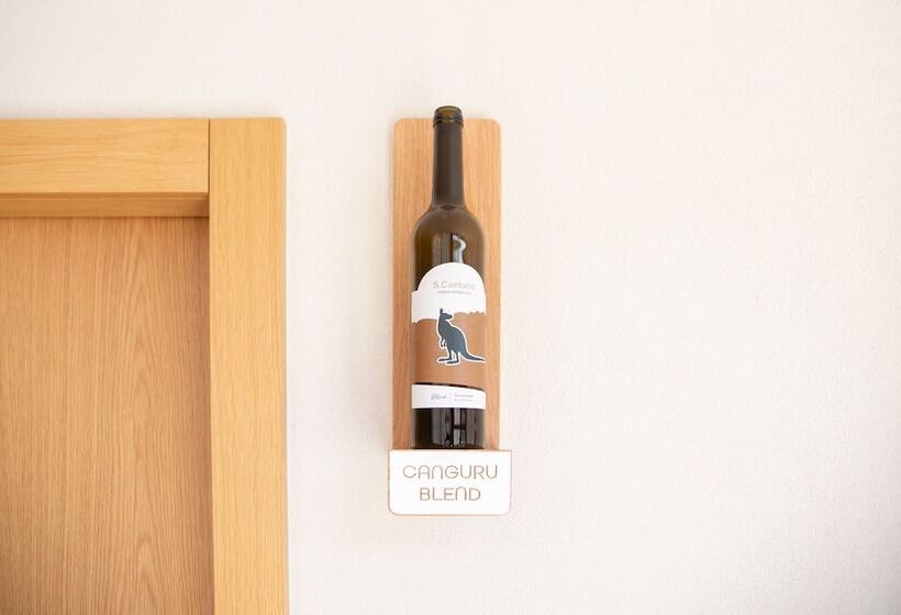 هتل Constance House