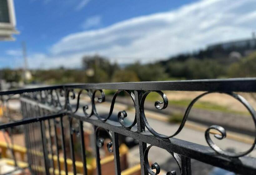 هتل Hostal La Campiña