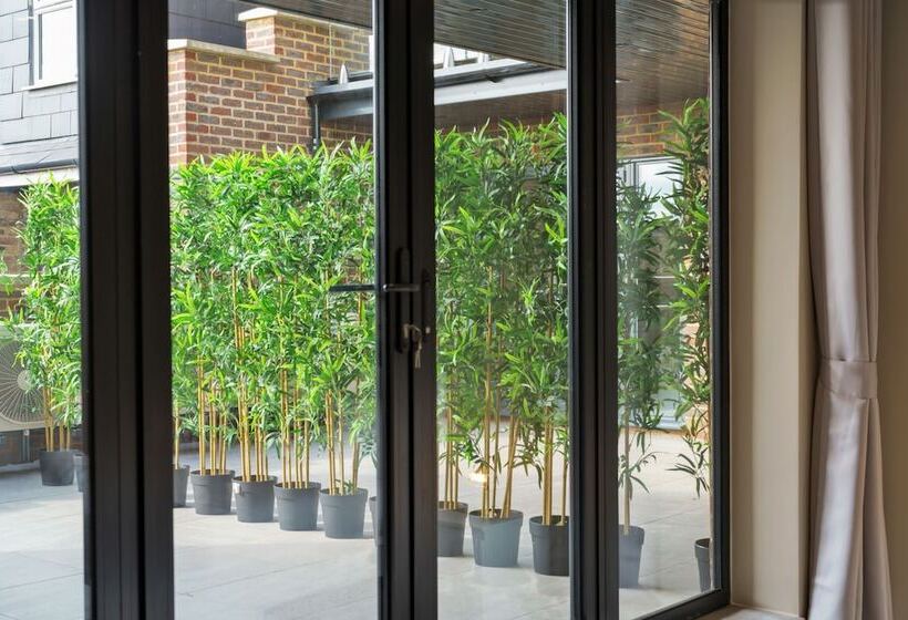 ホテル Oyo Fine B&b