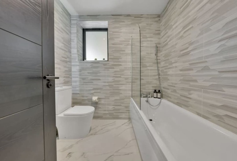 ホテル Oyo Fine B&b