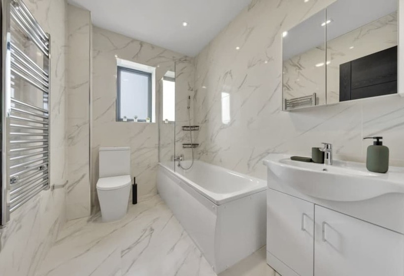 ホテル Oyo Fine B&b