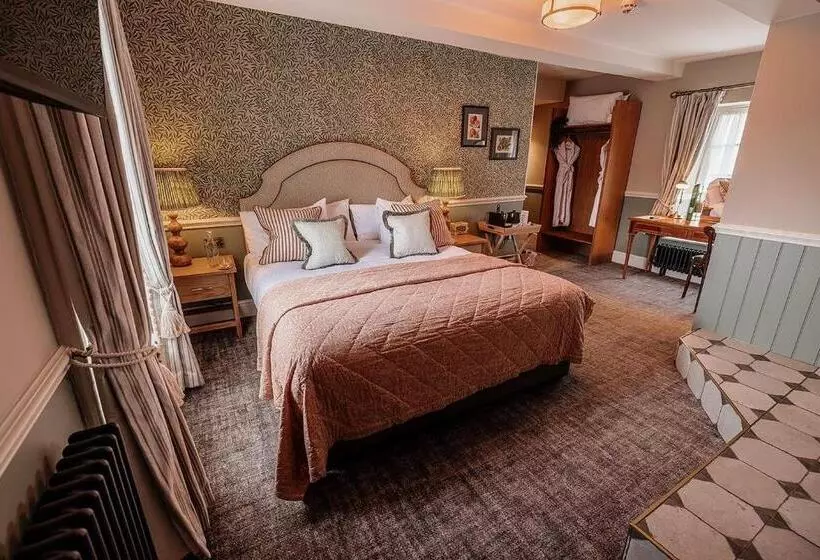 Hotelli The Ashford Arms