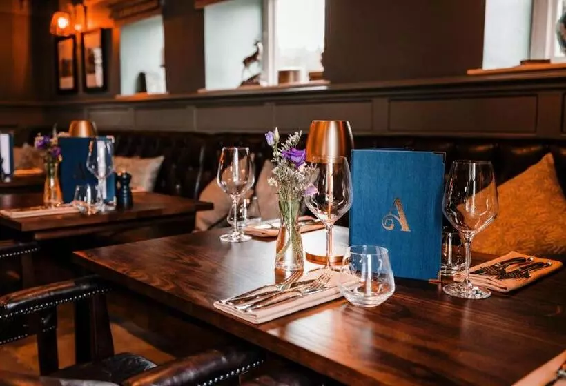 Hotelli The Ashford Arms