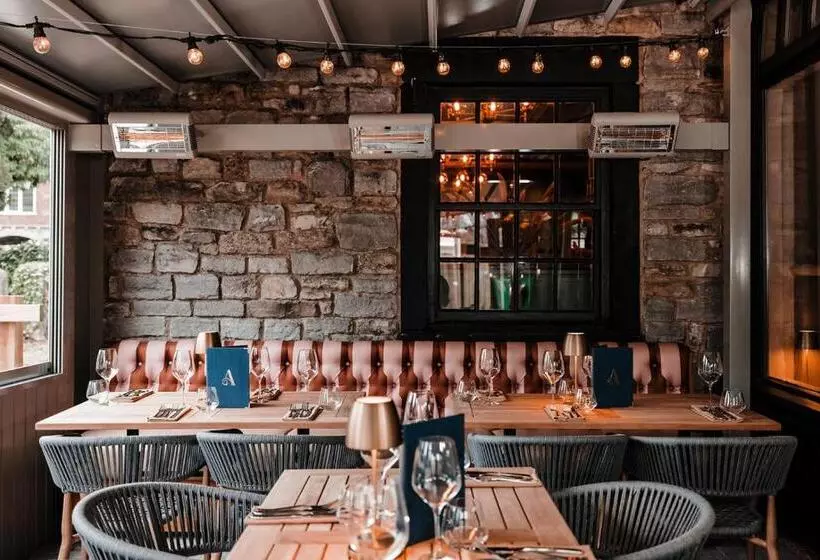 Hotelli The Ashford Arms