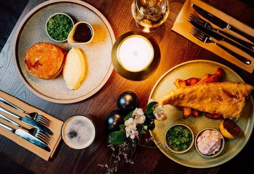 Hotelli The Ashford Arms