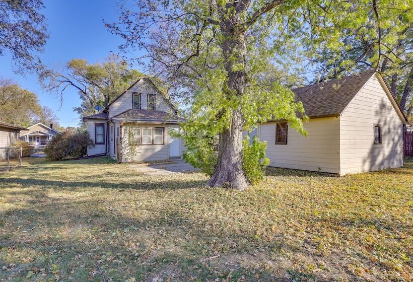 3 Mi To Golf Beatrice Vacation Home!