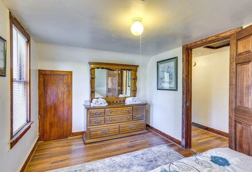 3 Mi To Golf Beatrice Vacation Home!