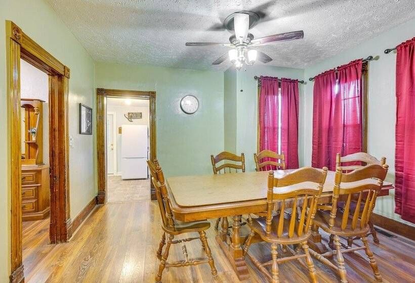 3 Mi To Golf Beatrice Vacation Home!