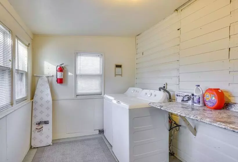 3 Mi To Golf   Beatrice Vacation Home!