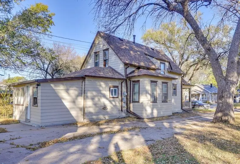 3 Mi To Golf   Beatrice Vacation Home!