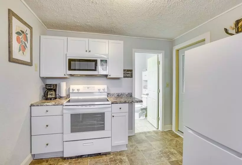 3 Mi To Golf   Beatrice Vacation Home!