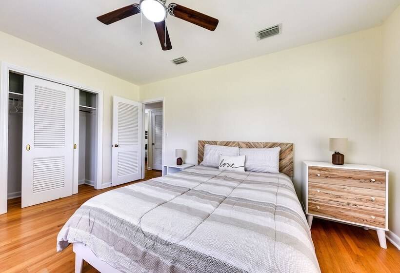 Jacksonville Vacation Home W/ Trout River Access