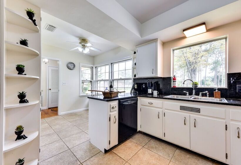 Jacksonville Vacation Home W/ Trout River Access