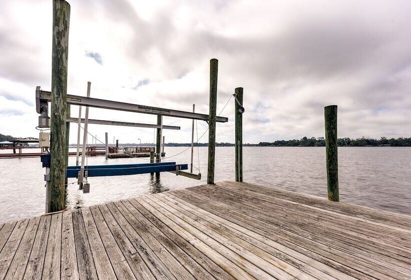 Jacksonville Vacation Home W/ Trout River Access