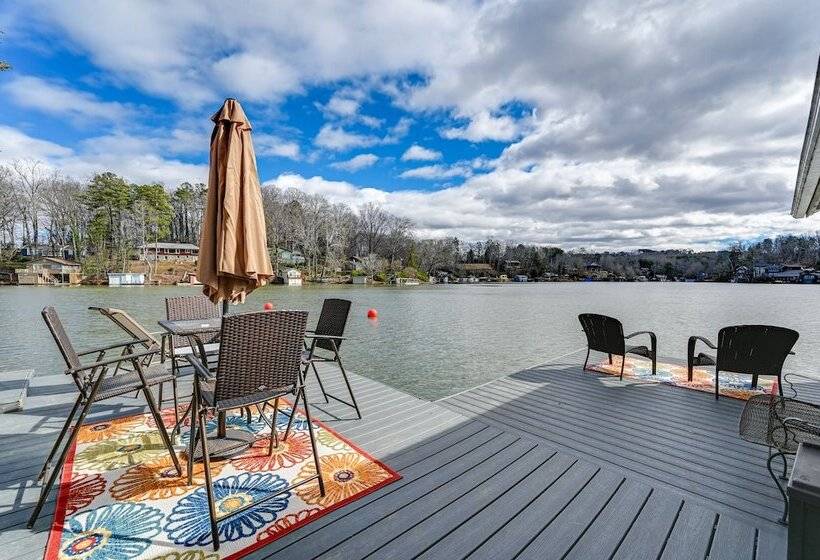 Lakefront Landrum Home W/ Deck, Fire Pit & Kayaks!