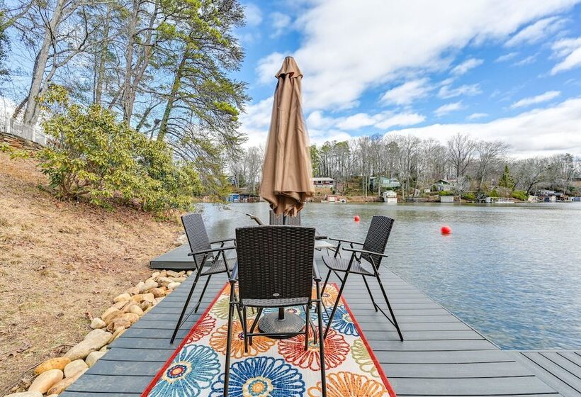 Lakefront Landrum Home W/ Deck, Fire Pit & Kayaks!