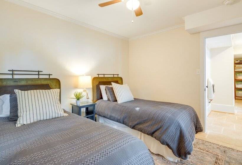 Lakefront Landrum Home W/ Deck, Fire Pit & Kayaks!