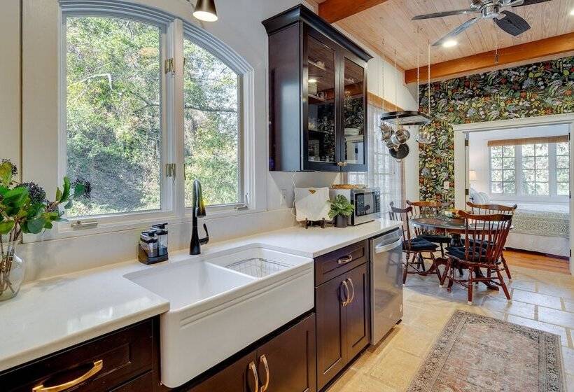 Lakefront Landrum Home W/ Deck, Fire Pit & Kayaks!