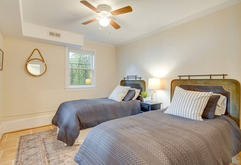 Lakefront Landrum Home W/ Deck, Fire Pit & Kayaks!