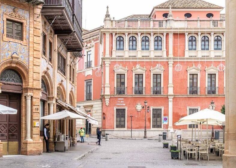 Limehome Sevilla Calle Granada