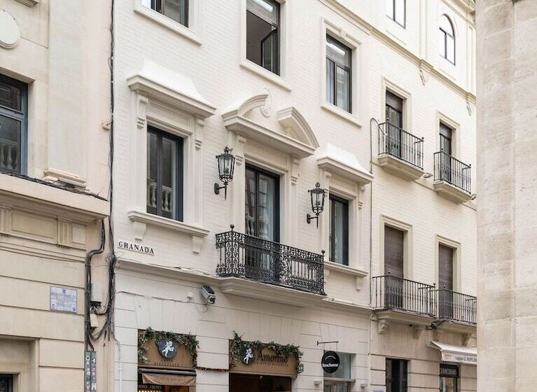 Limehome Sevilla Calle Granada