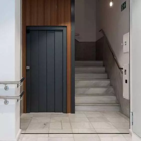 Limehome Sevilla Calle Granada