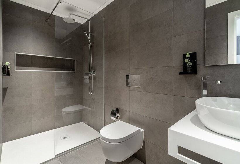 Limehome Sevilla Calle Granada