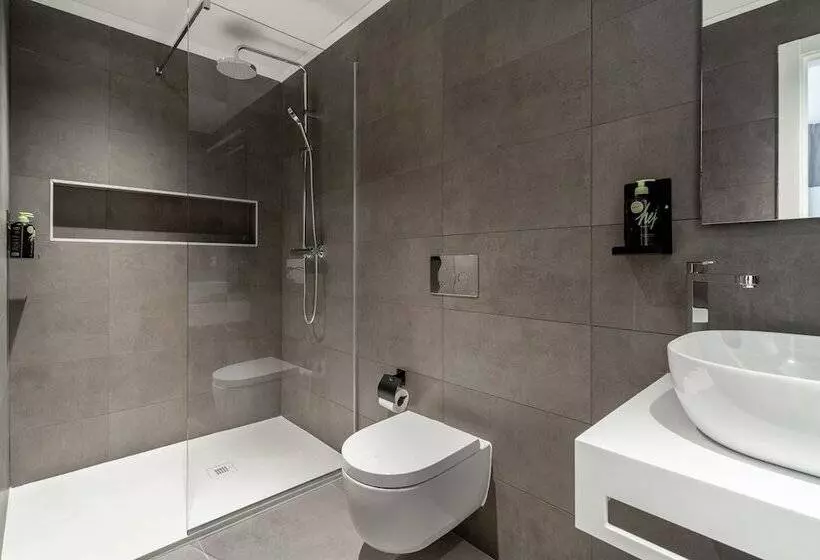 Limehome Sevilla Calle Granada