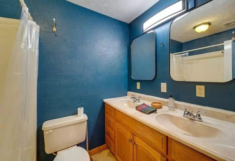 Oswegatchie River Cabin W/ Kayaks + Fire Pit!