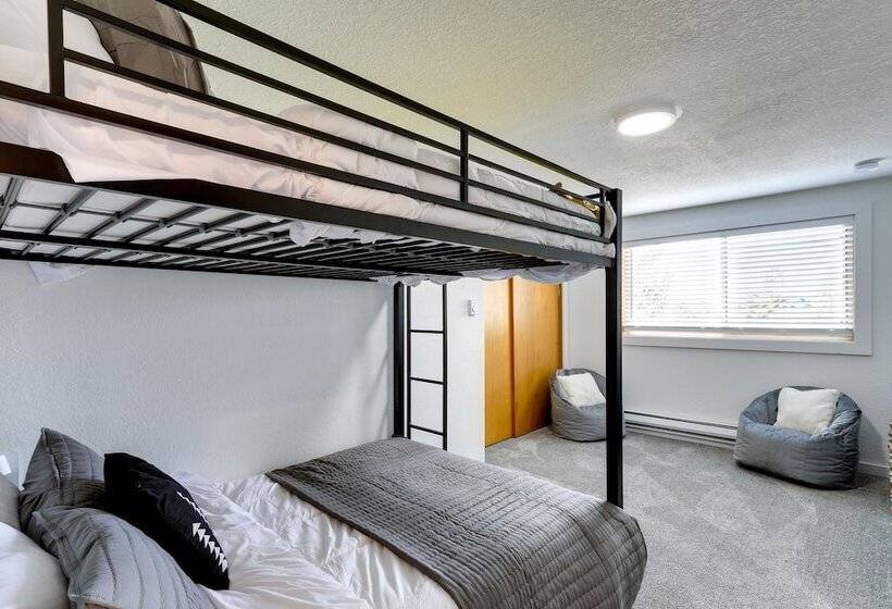 Pagosa Springs Cabin W/ Deck & Golf Course Views!