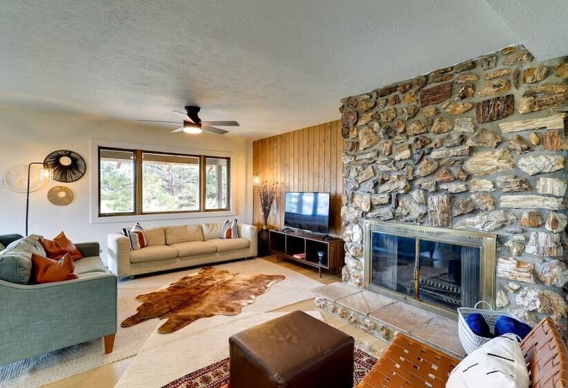 Pagosa Springs Cabin W/ Deck & Golf Course Views!