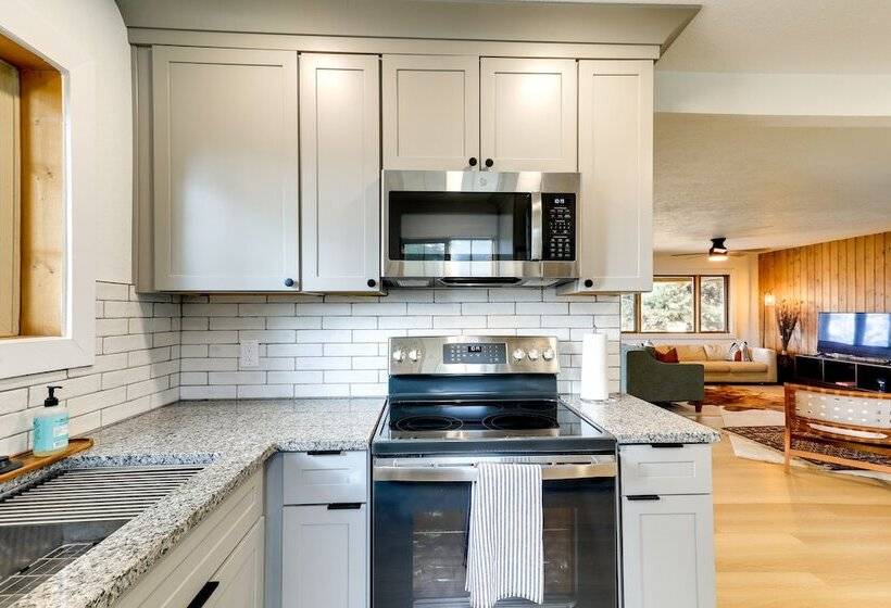 Pagosa Springs Cabin W/ Deck & Golf Course Views!