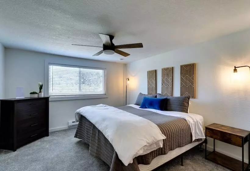 Pagosa Springs Cabin W/ Deck & Golf Course Views!