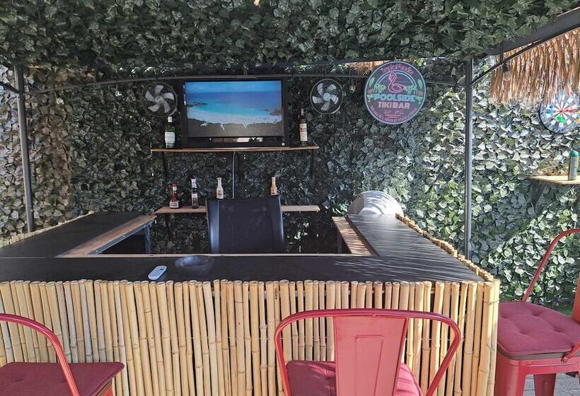 膳宿费 Tropical Paradise