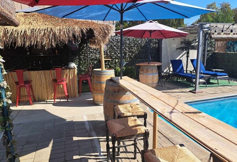 膳宿费 Tropical Paradise