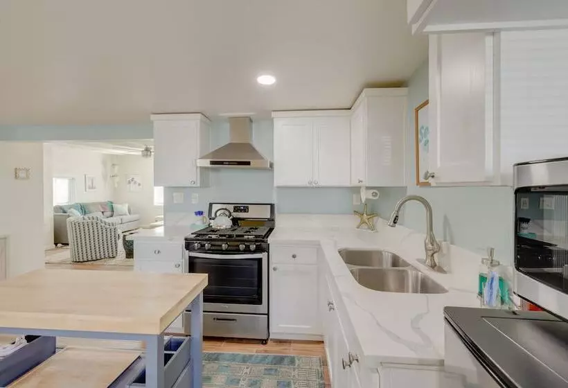 Pet Friendly Cayucos Home: Walk To Public Beach!