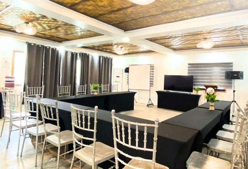 Punta Isla Lake Resort